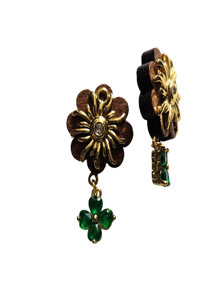 Wood flower studs with green clover drops